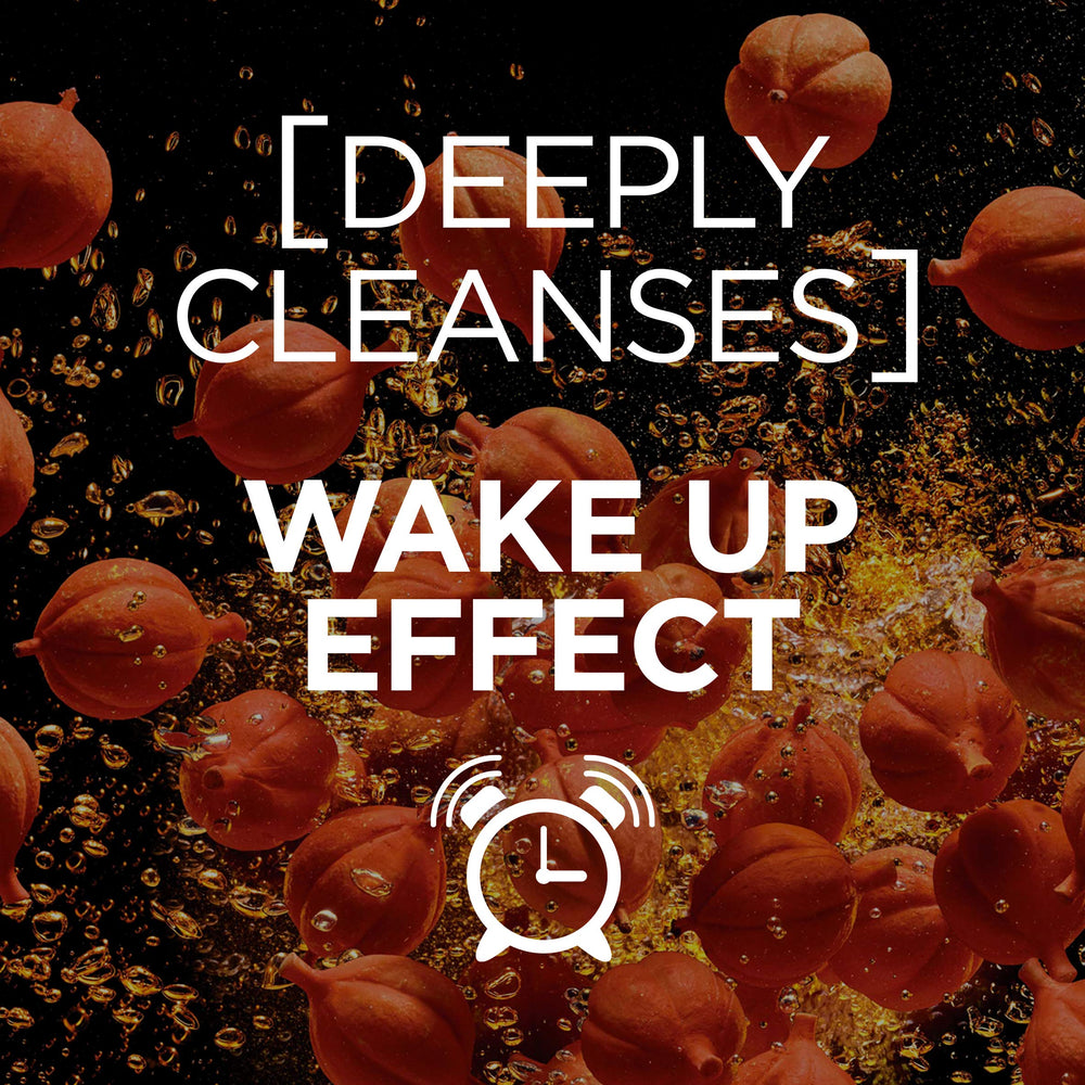 L’Oréal Paris Men Expert Wake-up Effect foamy gel demonstrates energized skin during morning routine.