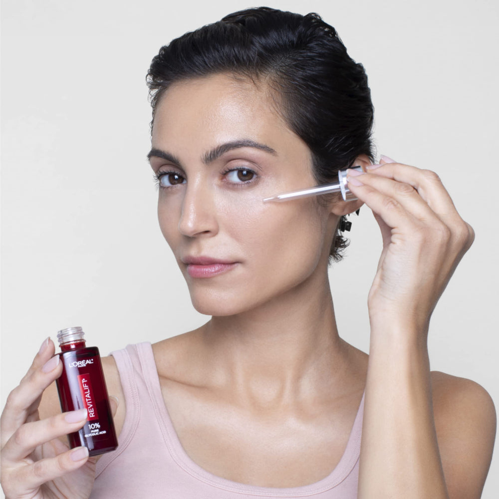 L'Oreal Paris Revitalift serum with aloe soothing the skin close-up.