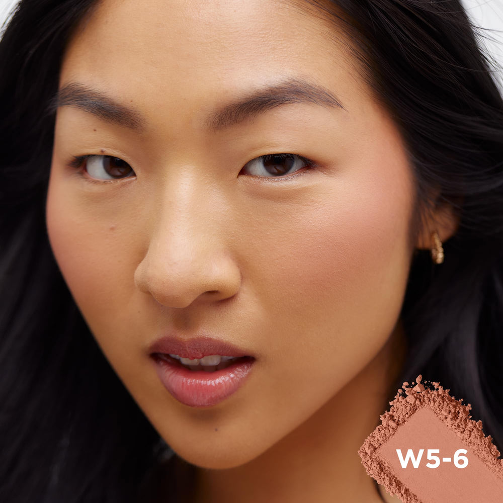 L'Oreal Paris True Match Subtle Sable brush-inside design supports quick makeup routines.