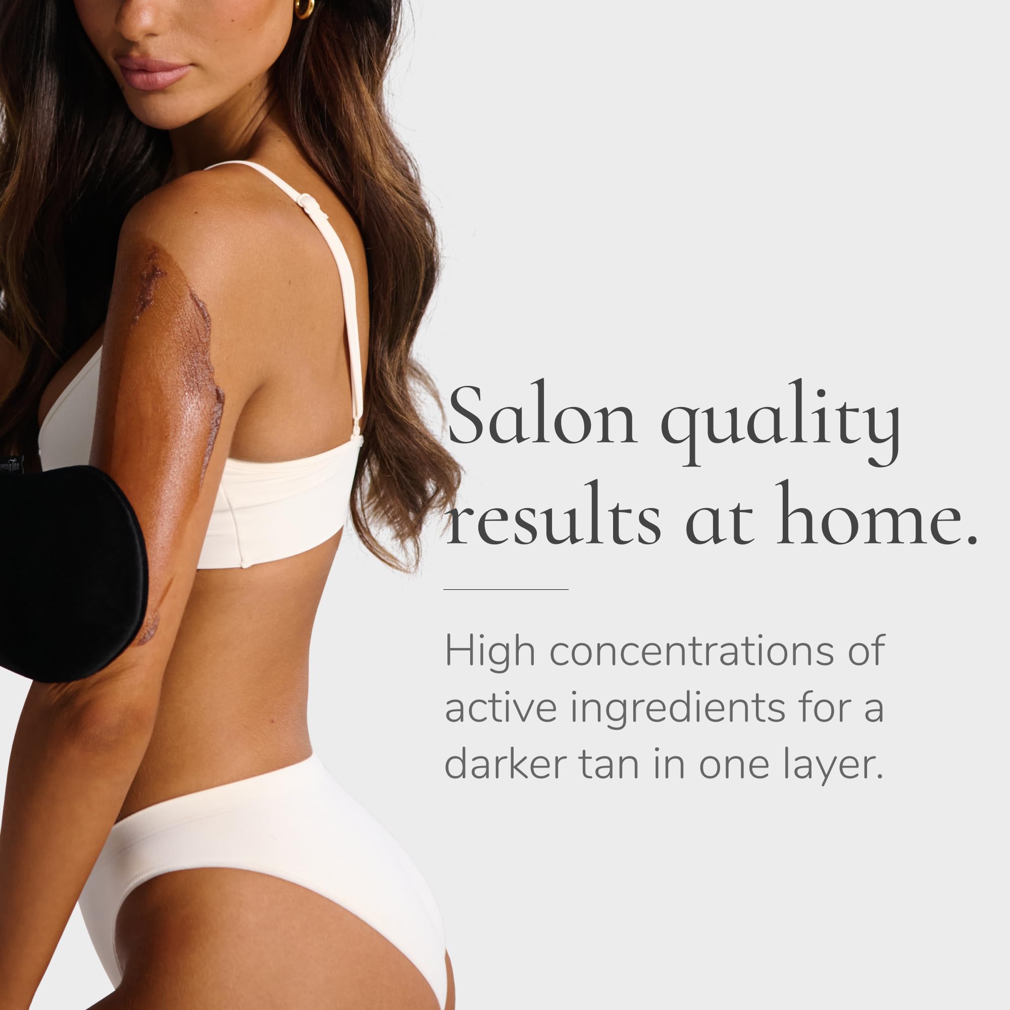 Loving Tan Deluxe Mousse application mitt enabling even coverage