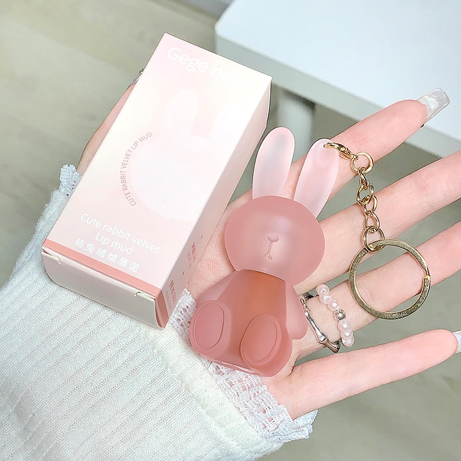 LuckNest portable lip makeup pack shows compact design for travel use.