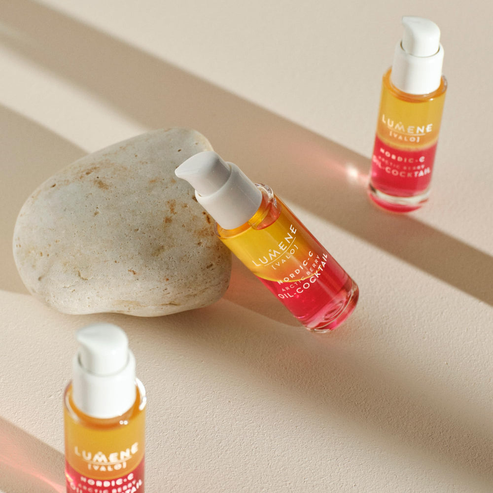 Lumene Nordic-C Valo Arctic Berry Face Oil close-up reveals cloudberry and berry extracts