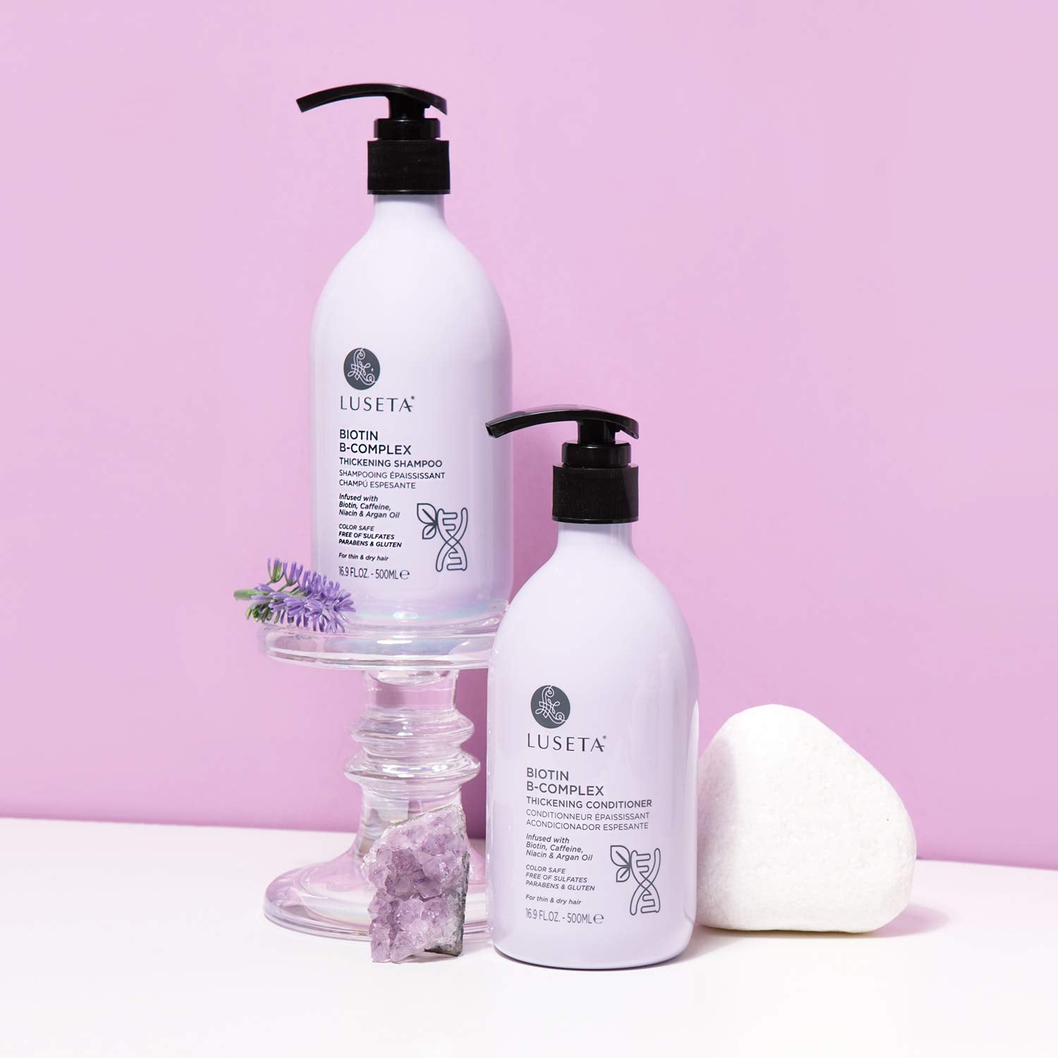 L LUSETA Shampoo lathers into rich foam for a refreshing daily cleanse.