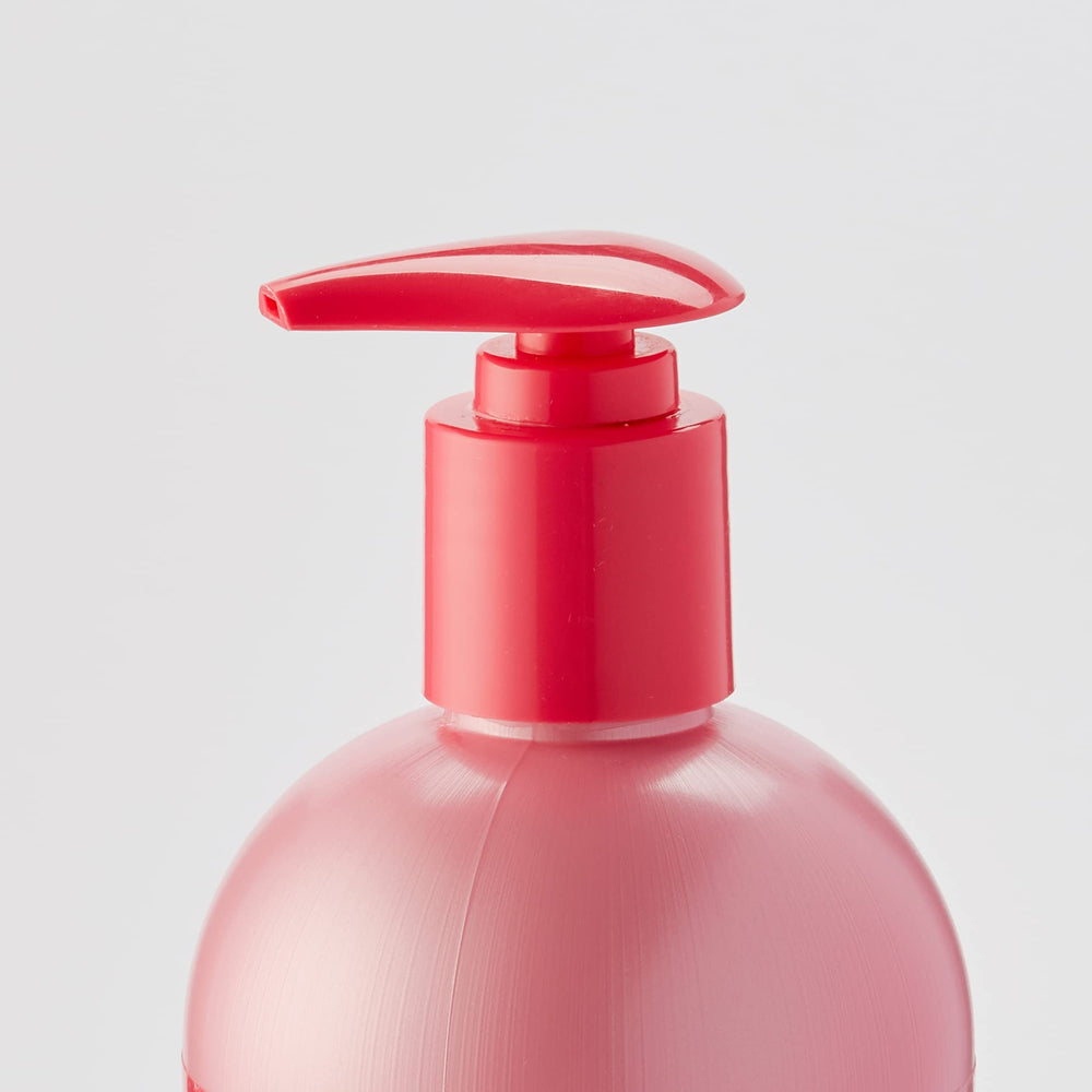 Luster's Pink Oil Moisturizer on hair—hydrated ends with a subtle natural shine.