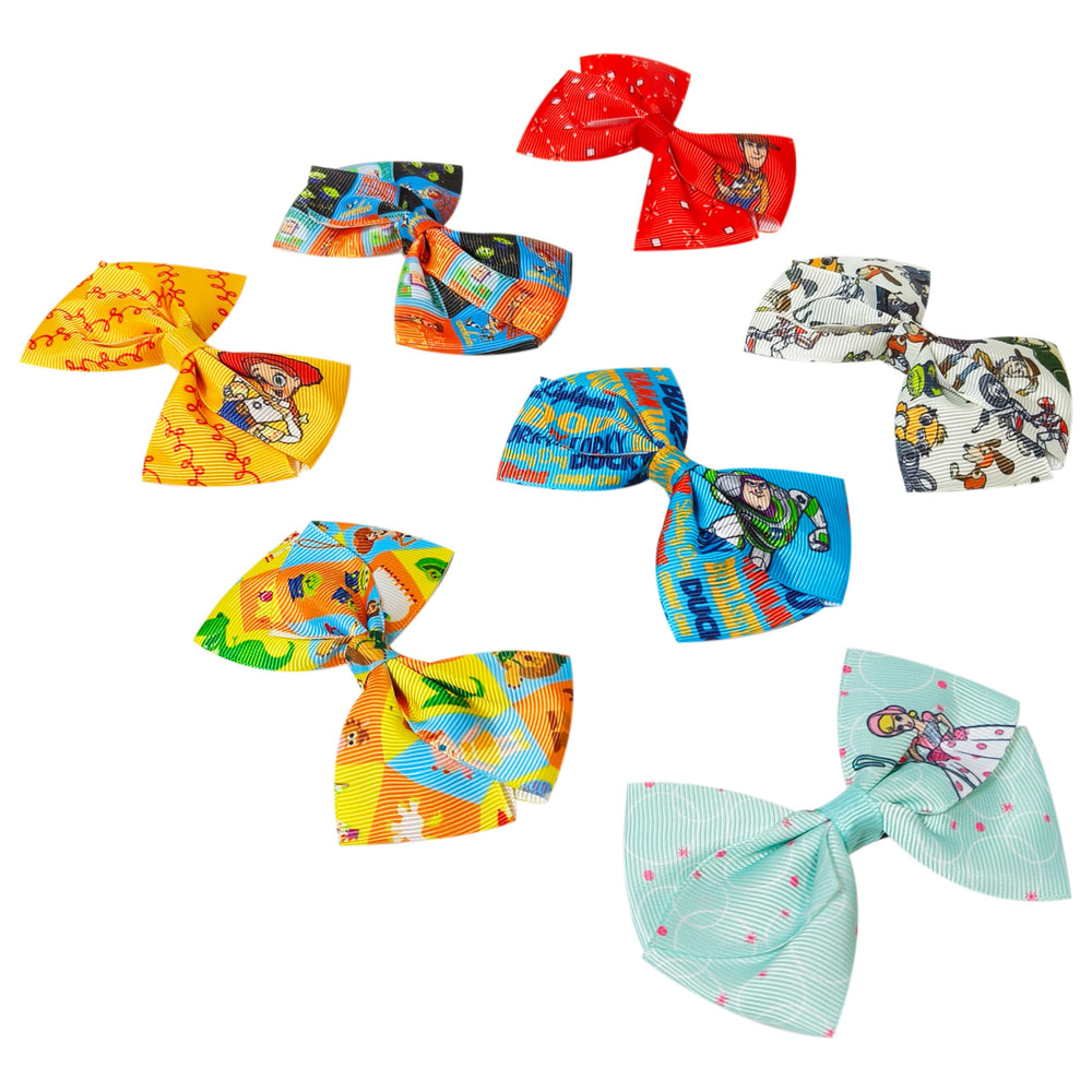 Clips LUV HER set de siete para niñas creativas y divertidas.