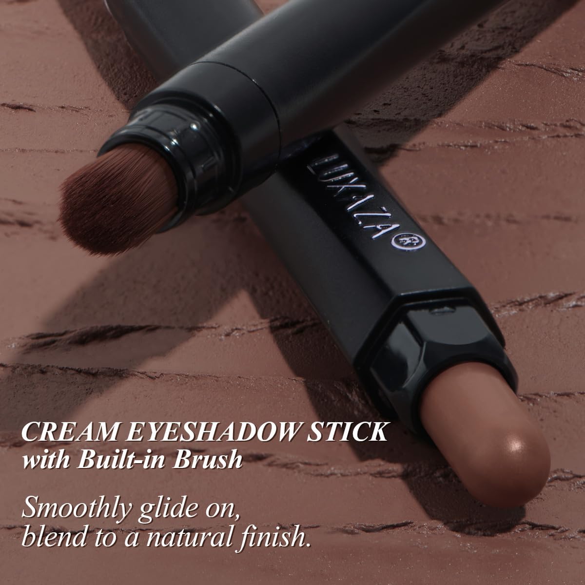 LUXAZA PRO built-in brush image highlights precise, smudge-proof blending