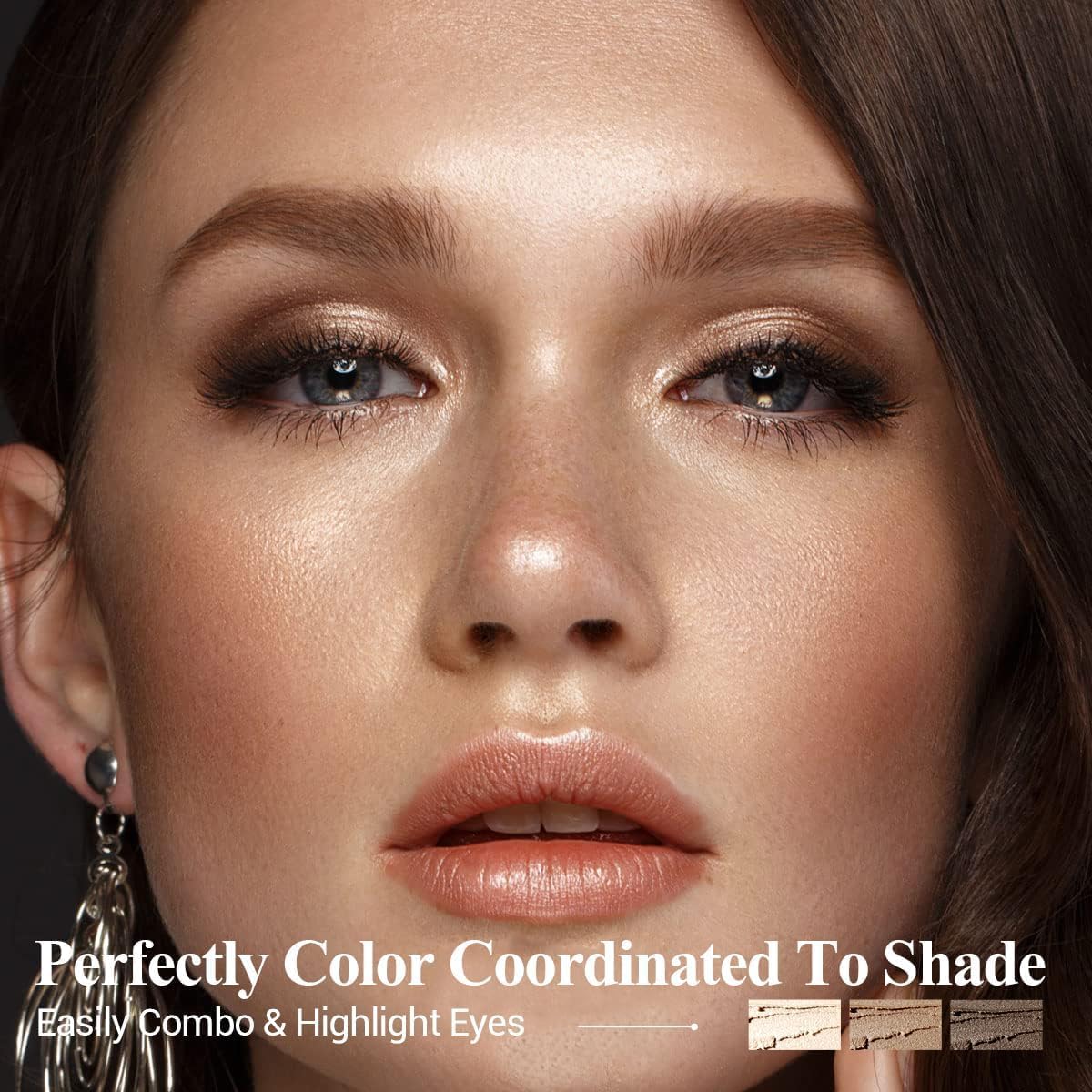Luxaza Pro neutral-eyeshadow-stick built-in brush for seamless color blending.