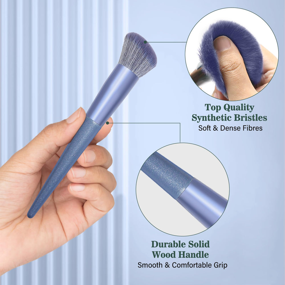 LUXBRU makeup brush set includes powder puffs for touch-ups and seamless blending.
