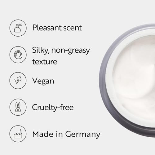 M. Asam Magic Care Perfect Teint-under-makeup usage allows versatile, all-day wear with makeup.
