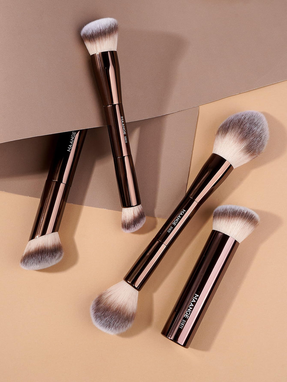MAANGE blush-bronzer brush, multi-use tool for seamless color and sculpt.