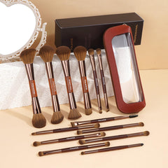 MAANGE brush head close-up showing precision foundation and concealer bristles