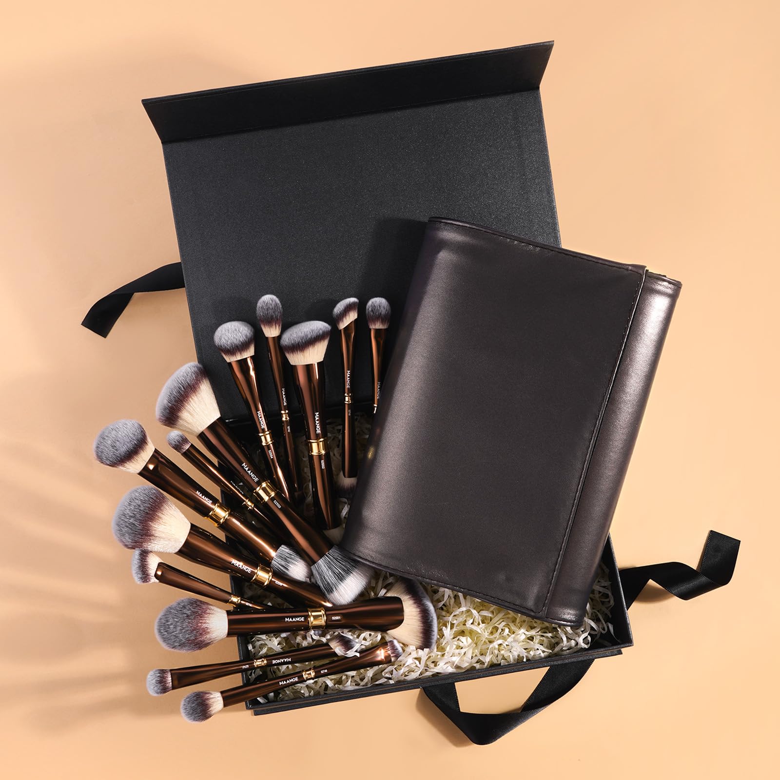 MAANGE dual-ended foundation brush delivers smooth, streak-free coverage for liquid foundation.