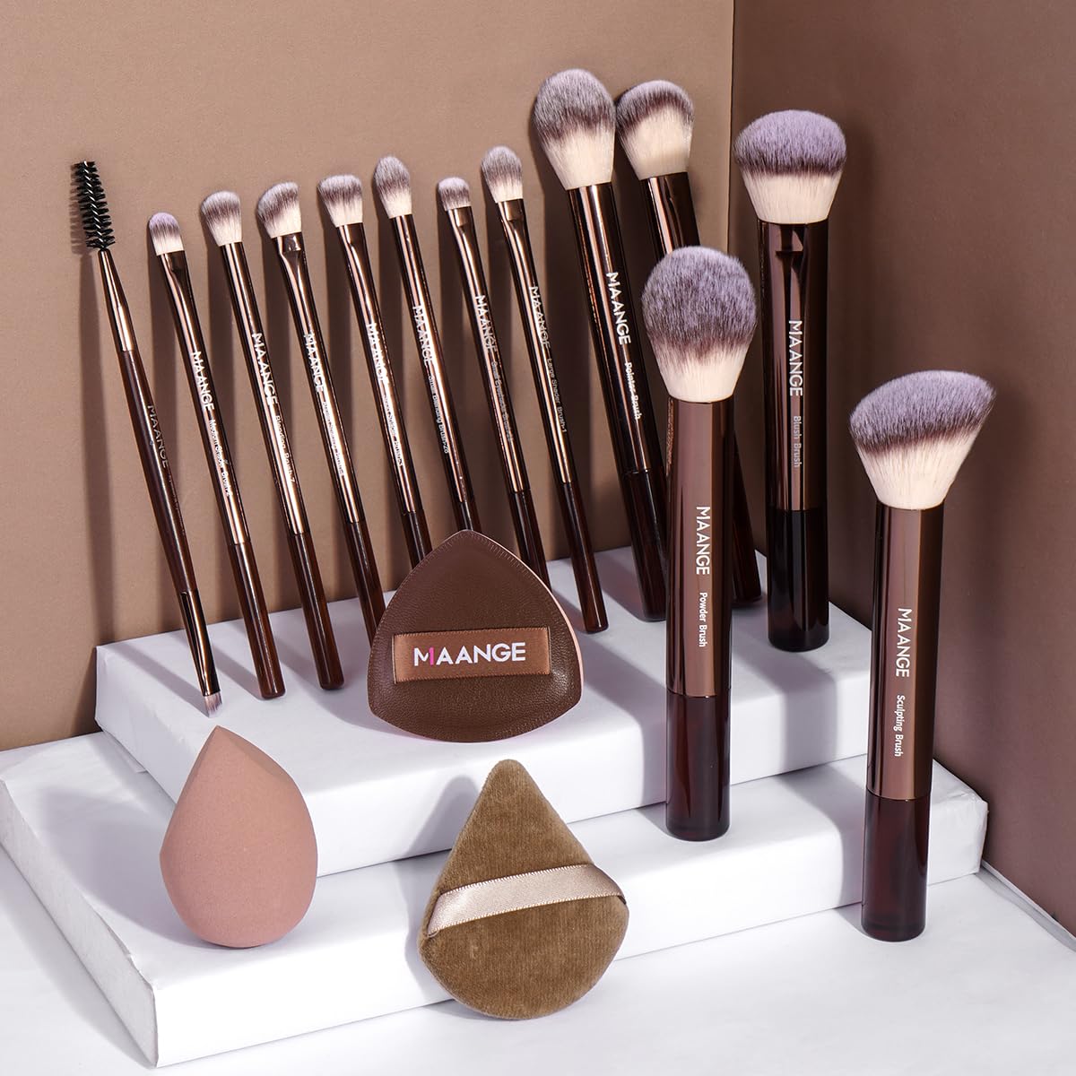 MAANGE triangle powder puff for seamless powder application