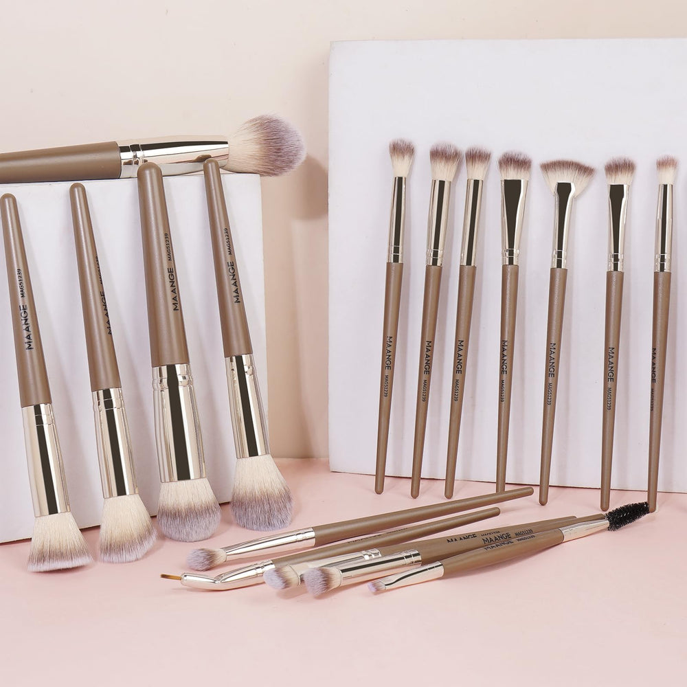 MAANGE wooden-handle brush features a non-slip grip for comfortable use.