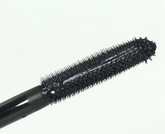 MAC Extreme Dimension 3D lash Canada packaging highlights authentic quality from Canada.
