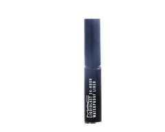 MAC Liquidlast Liner Point Black tip-closeup highlights the precise applicator.