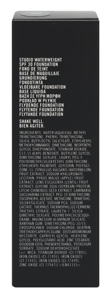 MAC Studio Waterweight NC20 oil-free formula provides shine control during wear