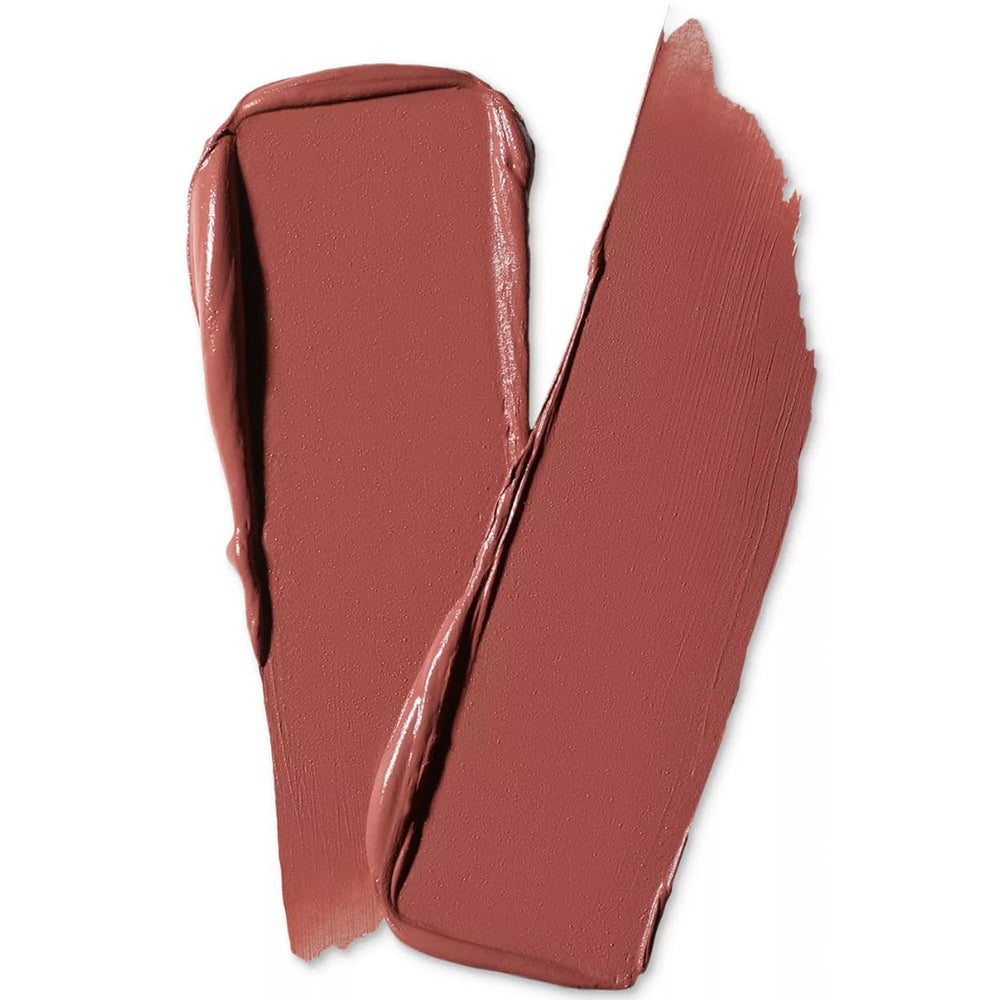 MAC Macximal Silky Matte Velvet Teddy application shows smooth glide and even coverage.