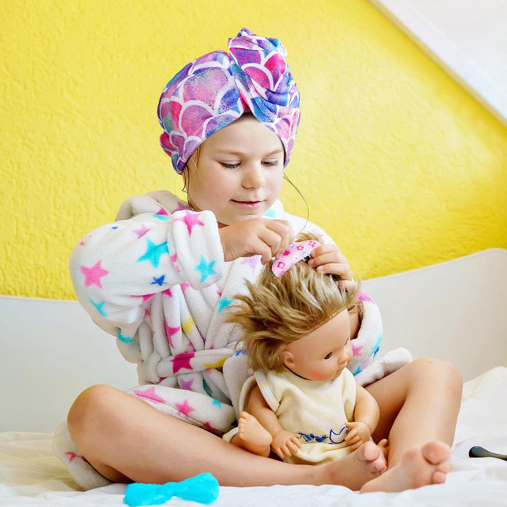 MADHOLLY quick-dry microfiber towel essential for busy mornings and post-swim routines.