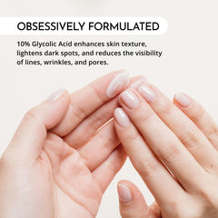 MAELOVE Night Renewer cream texture closeup emphasizes hyaluronic acid hydration.