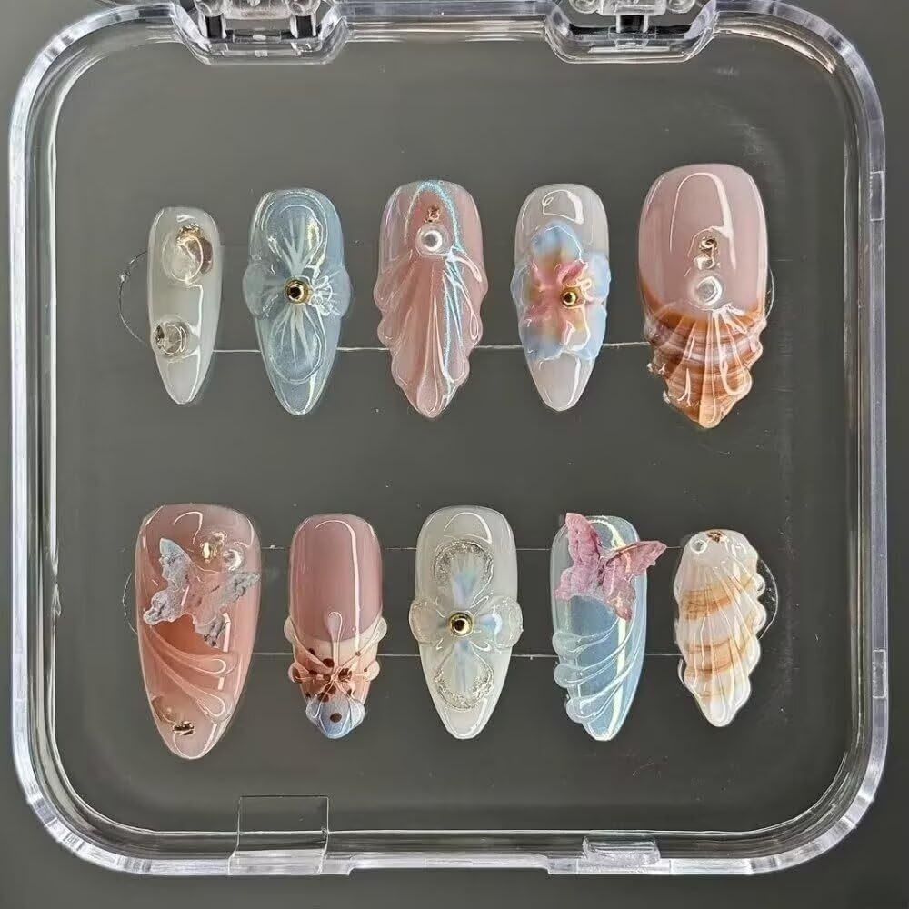 MAGLFELL press-on nails collection on hand showing quick, stylish manicure