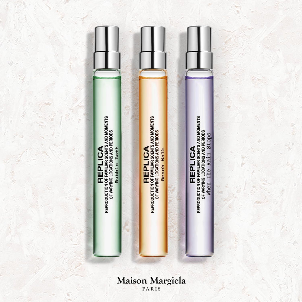 Maison Margiela Replica Bubble Bath bottle offers clean aroma for daily showers.