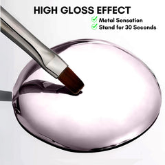 Makartt Chrome Gel Nail Polish application on nail demonstrates smooth, easy handling.
