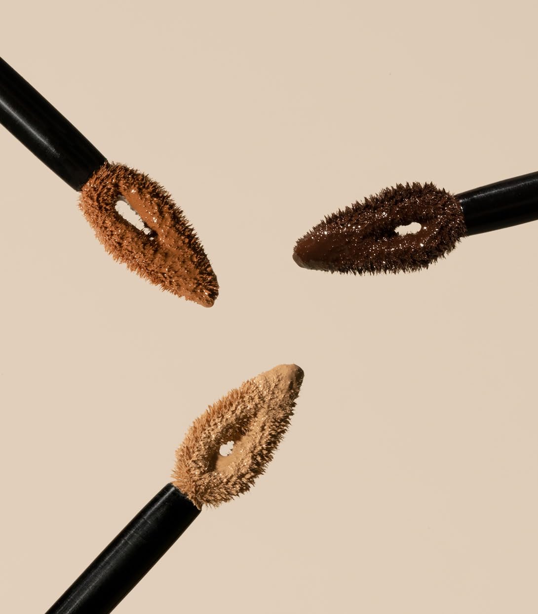MAKE Beauty Skin Mimetic Concealer hydration-rich formula supports comfortable wear.