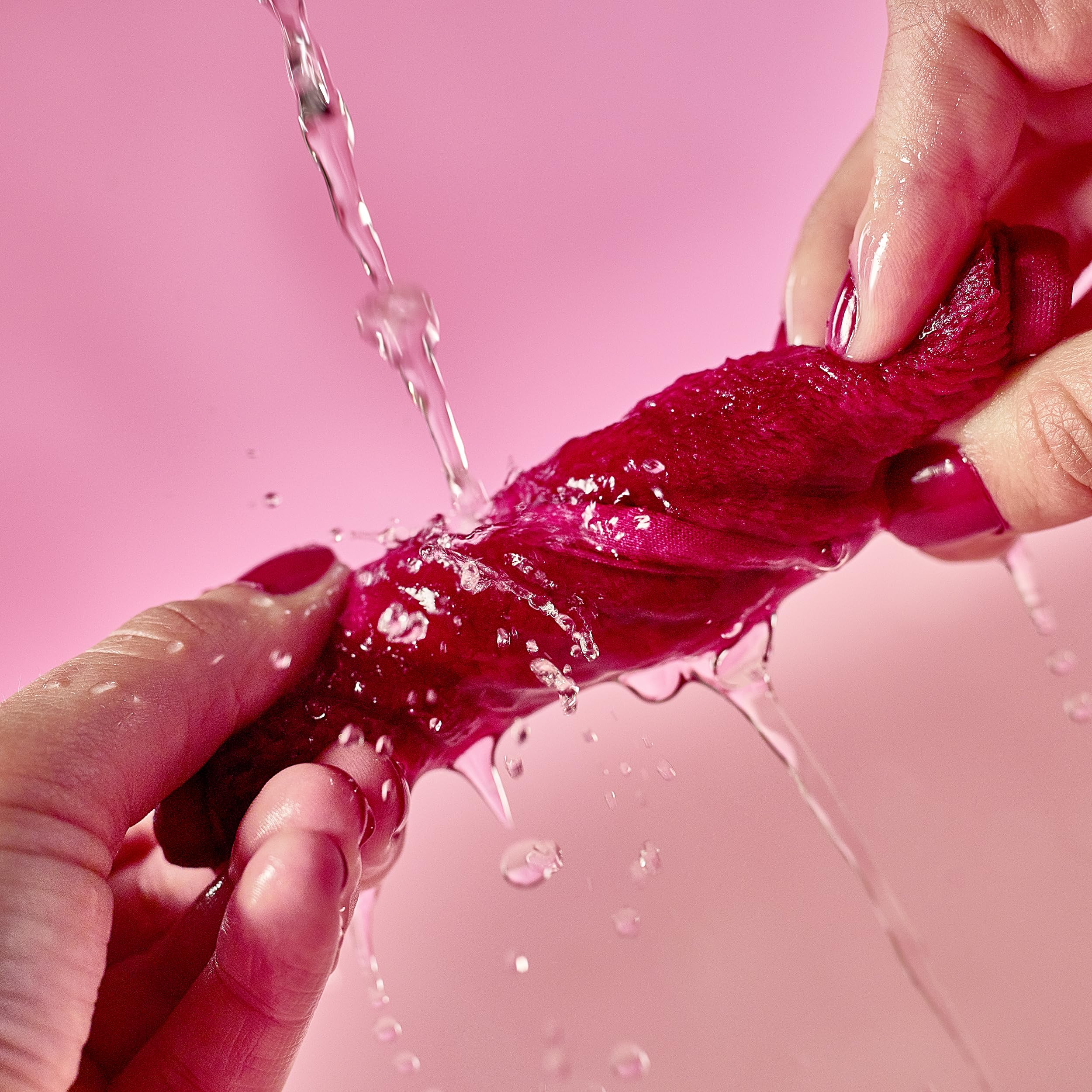 MakeUp Eraser Original 7-Day Set exfoliation side image shows long fibers for skin refinement.