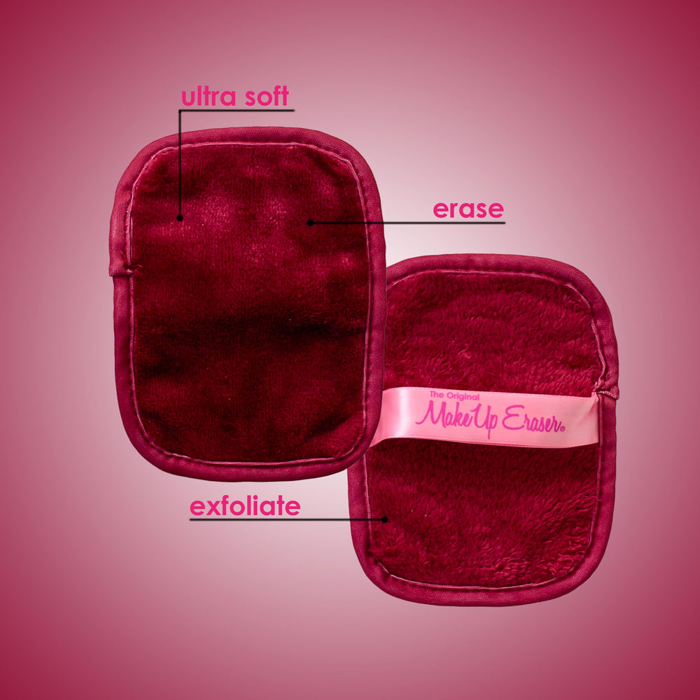 MakeUp Eraser Original 7-Day Set fiber-detail close-up shows short fiber side erasing makeup.