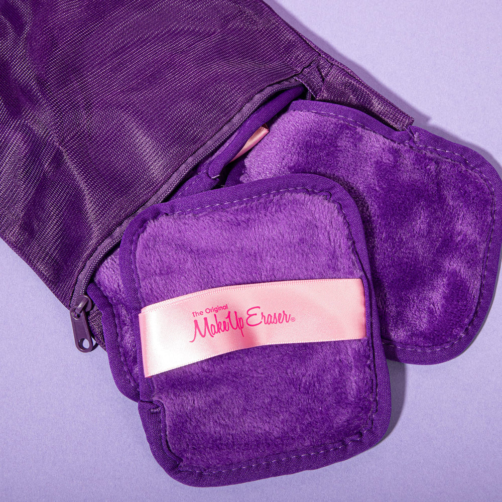 MakeUp Eraser Original Queen Purple close-up of water-activated fibers for cleaning power
