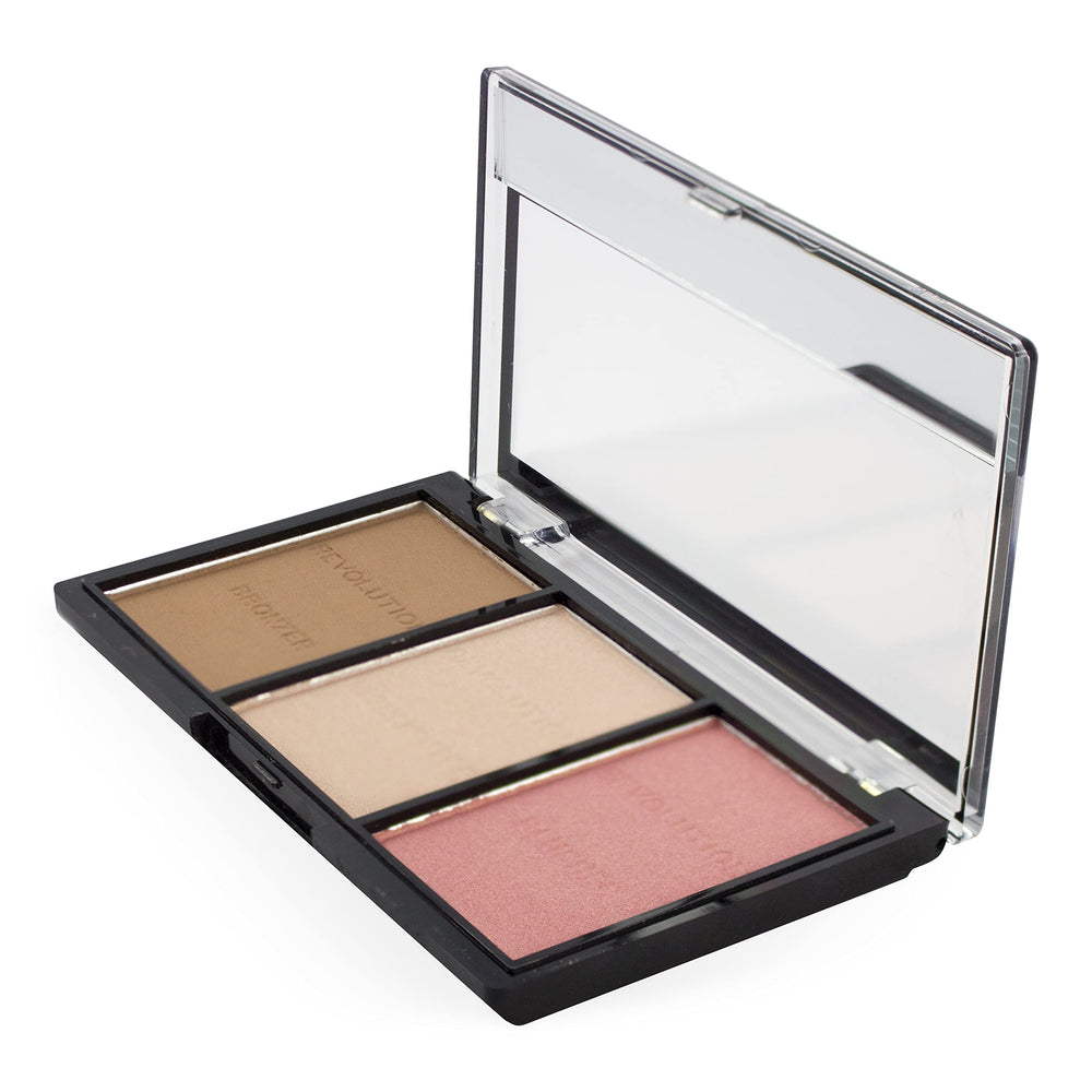 Makeup Revolution Ultra Sculpt & Contour Kit blush-powder adds natural warmth and lift to the cheeks.