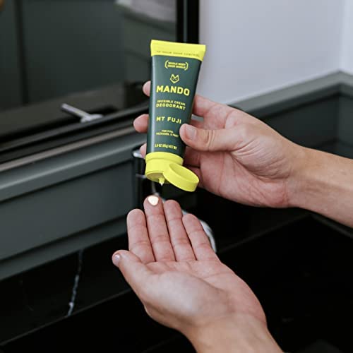 Mando odor-control pits close-up with long-lasting freshness across workouts