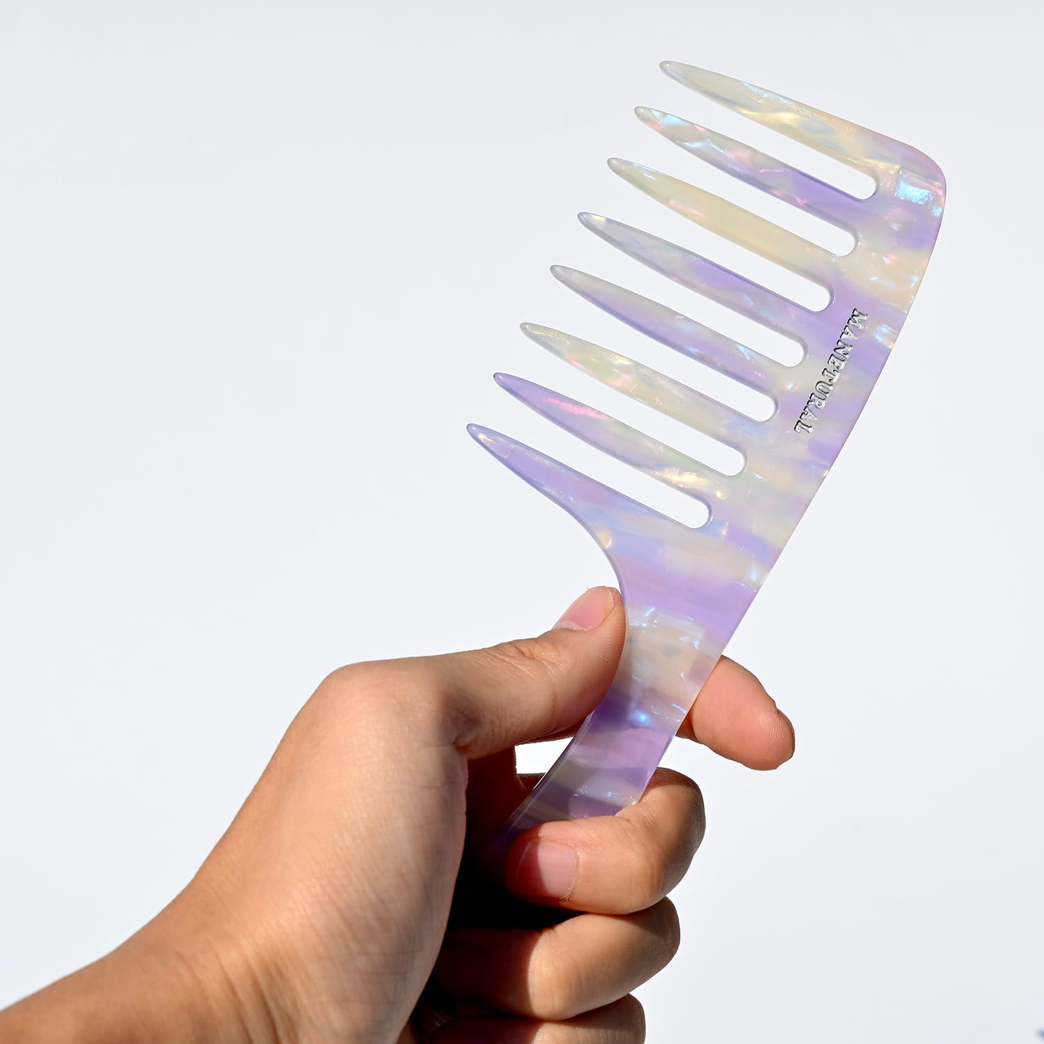 Manetural D1 acetate White Purple B close-up highlights premium material