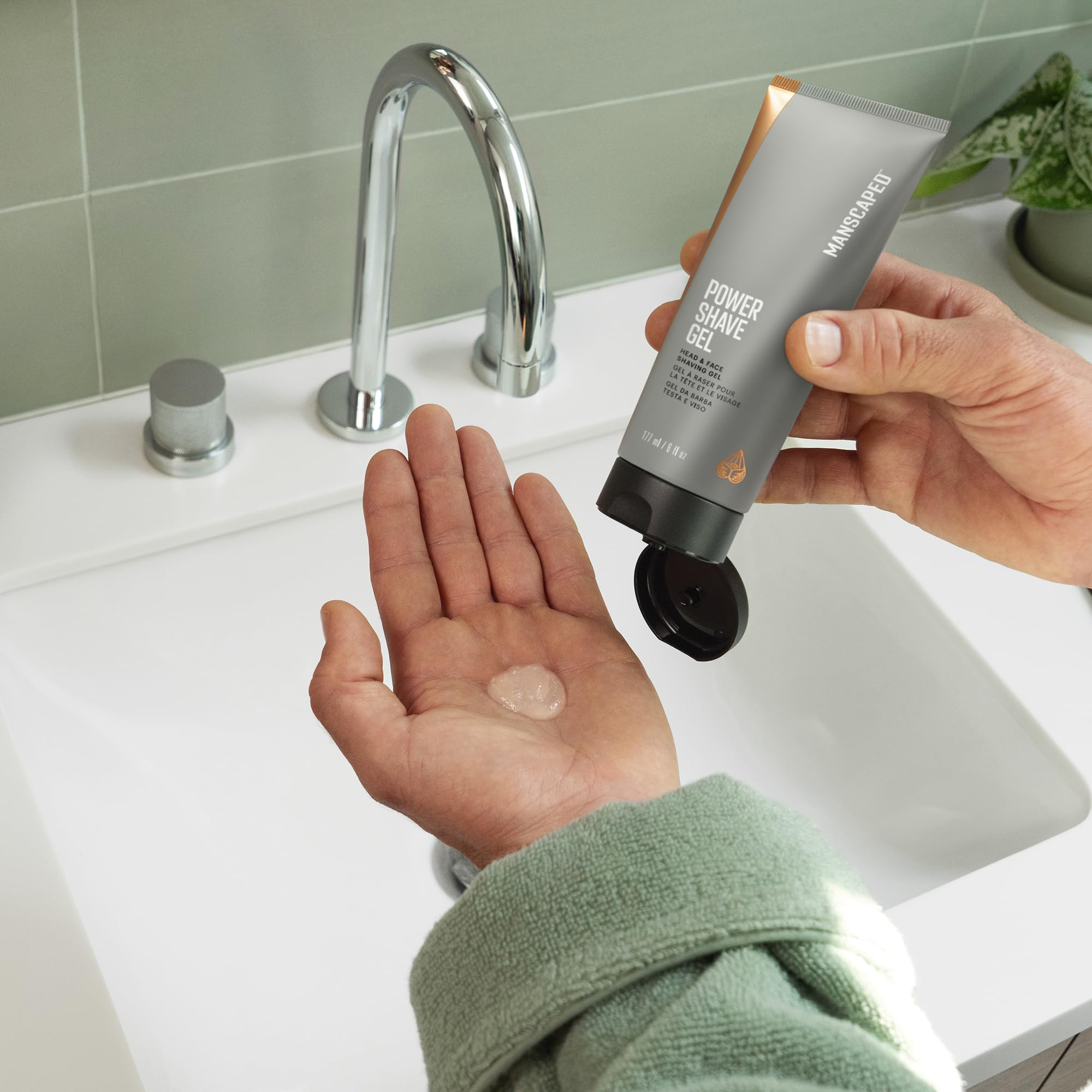 MANSCAPED Detached magnetic blade pad and chamber for easy cleaning.