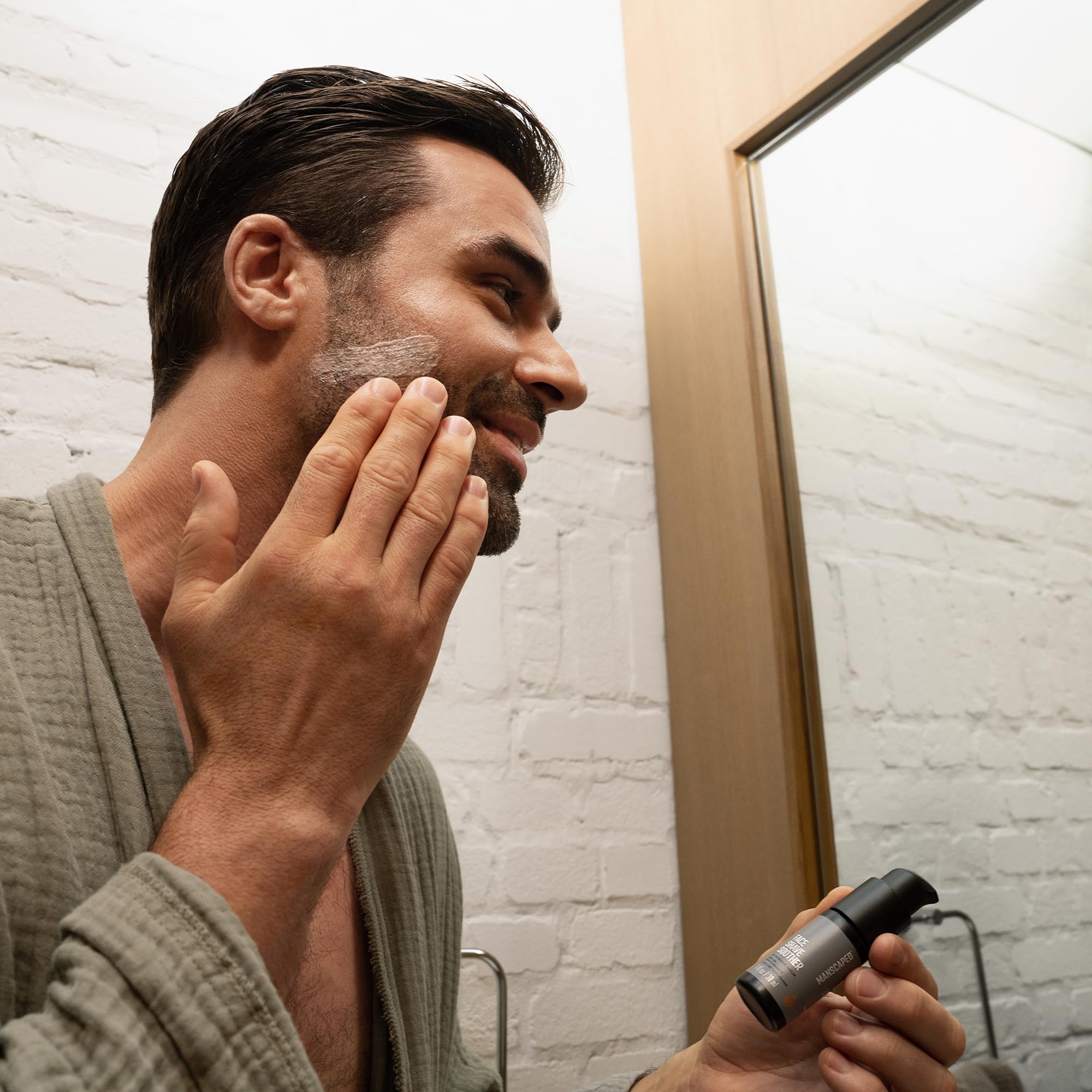 MANSCAPED The Chairman Pro gentle exfoliation image for skin prep
