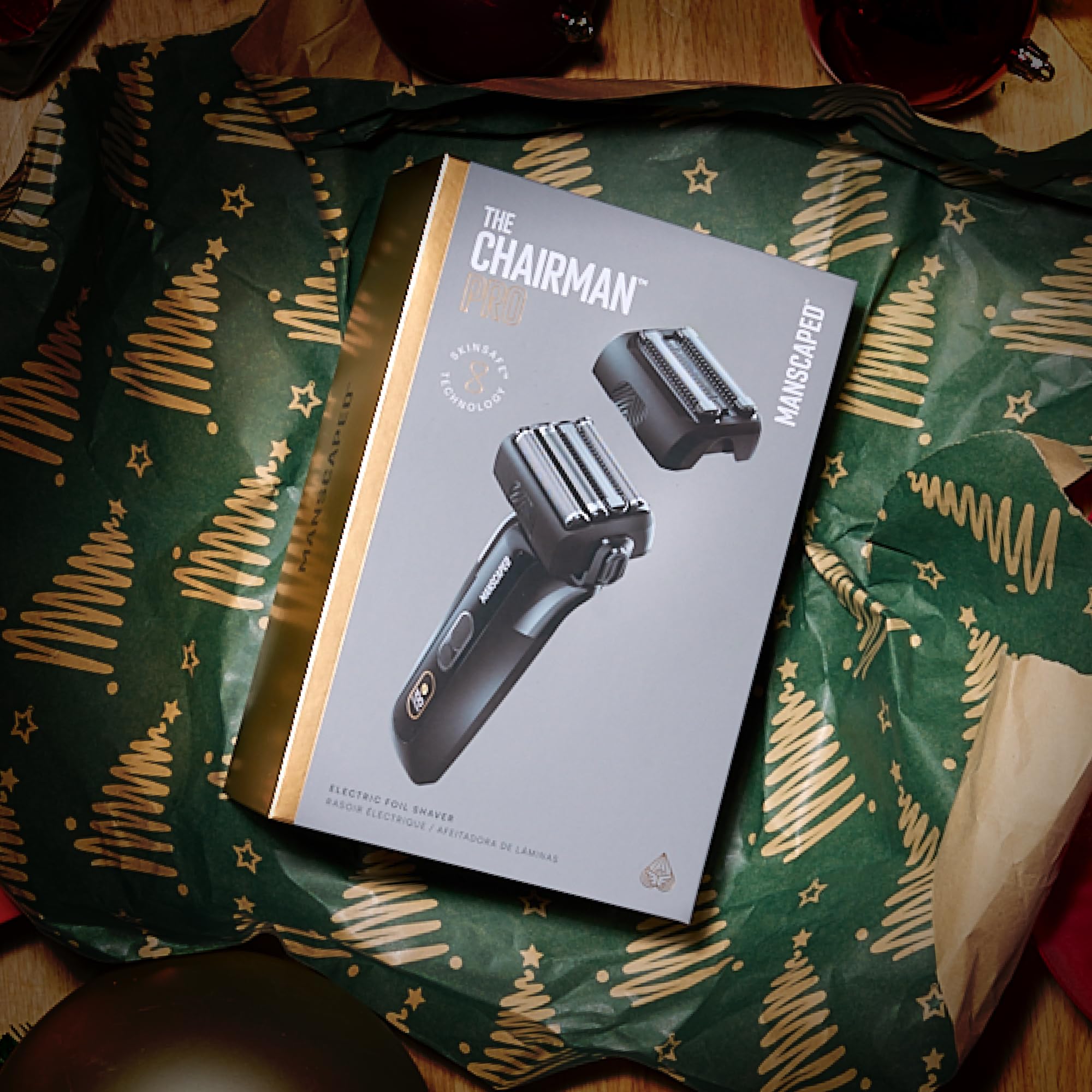 MANSCAPED The Chairman PRO stubble trimmer attachment shapes a clean five o'clock shadow.