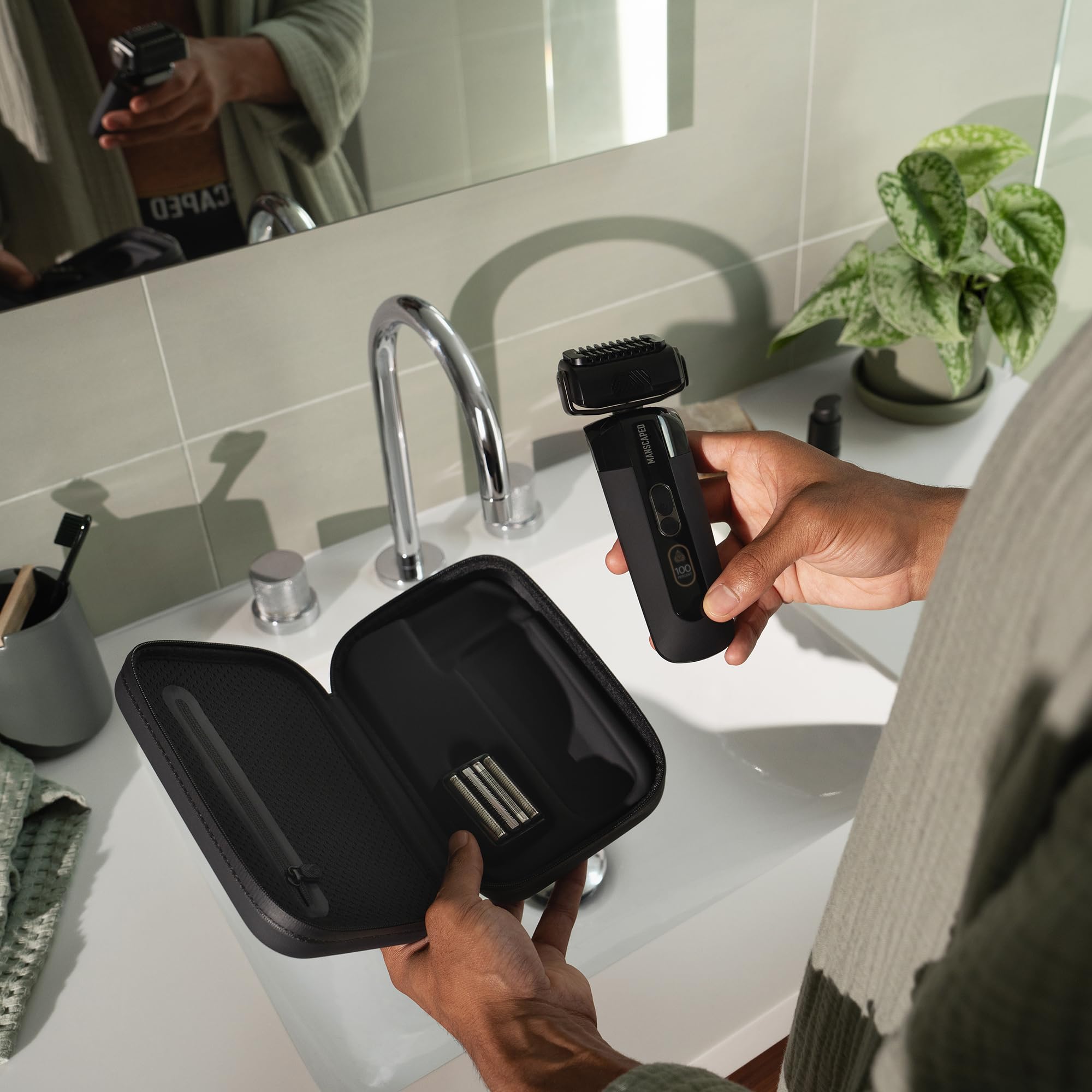 MANSCAPED The Chairman PRO travel lock keeps settings secure on trips.