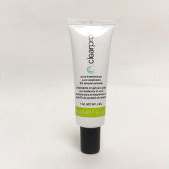 Mary Kay Clear Proof acne-treatment gel 1oz bottle highlights convenient, everyday pore-clearing cleanse.