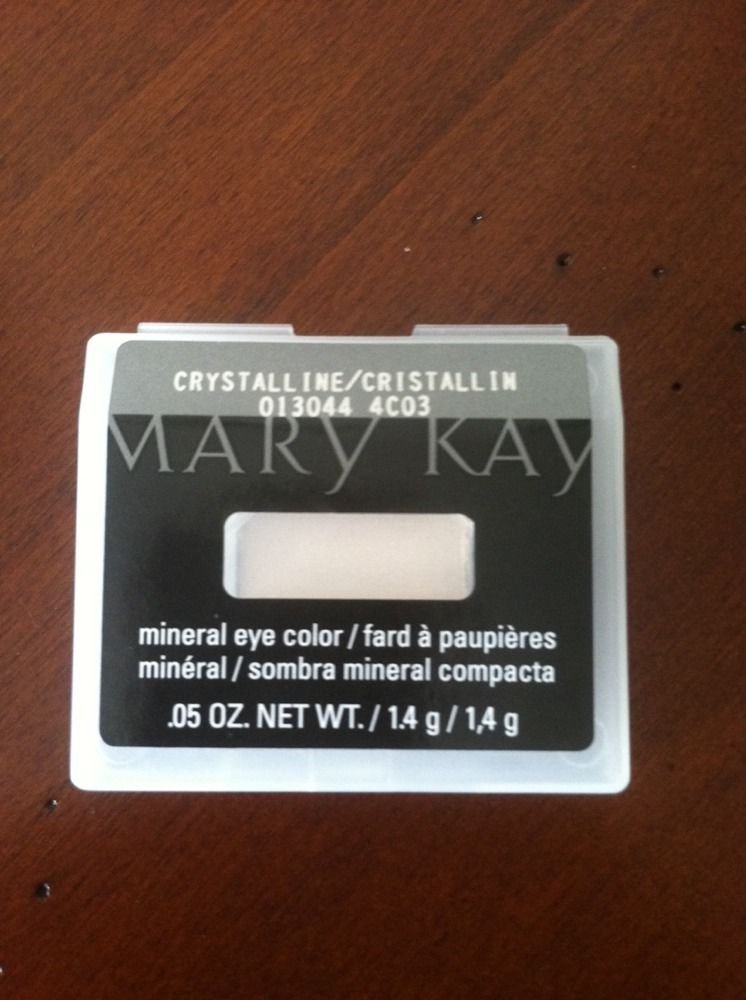 Mary Kay Mineral Eye Color Crystalline compact with champagne shimmer for everyday looks