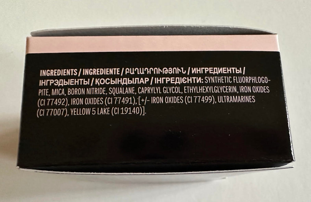 Mary Kay Silky Setting Powder packaging closeup for everyday wear