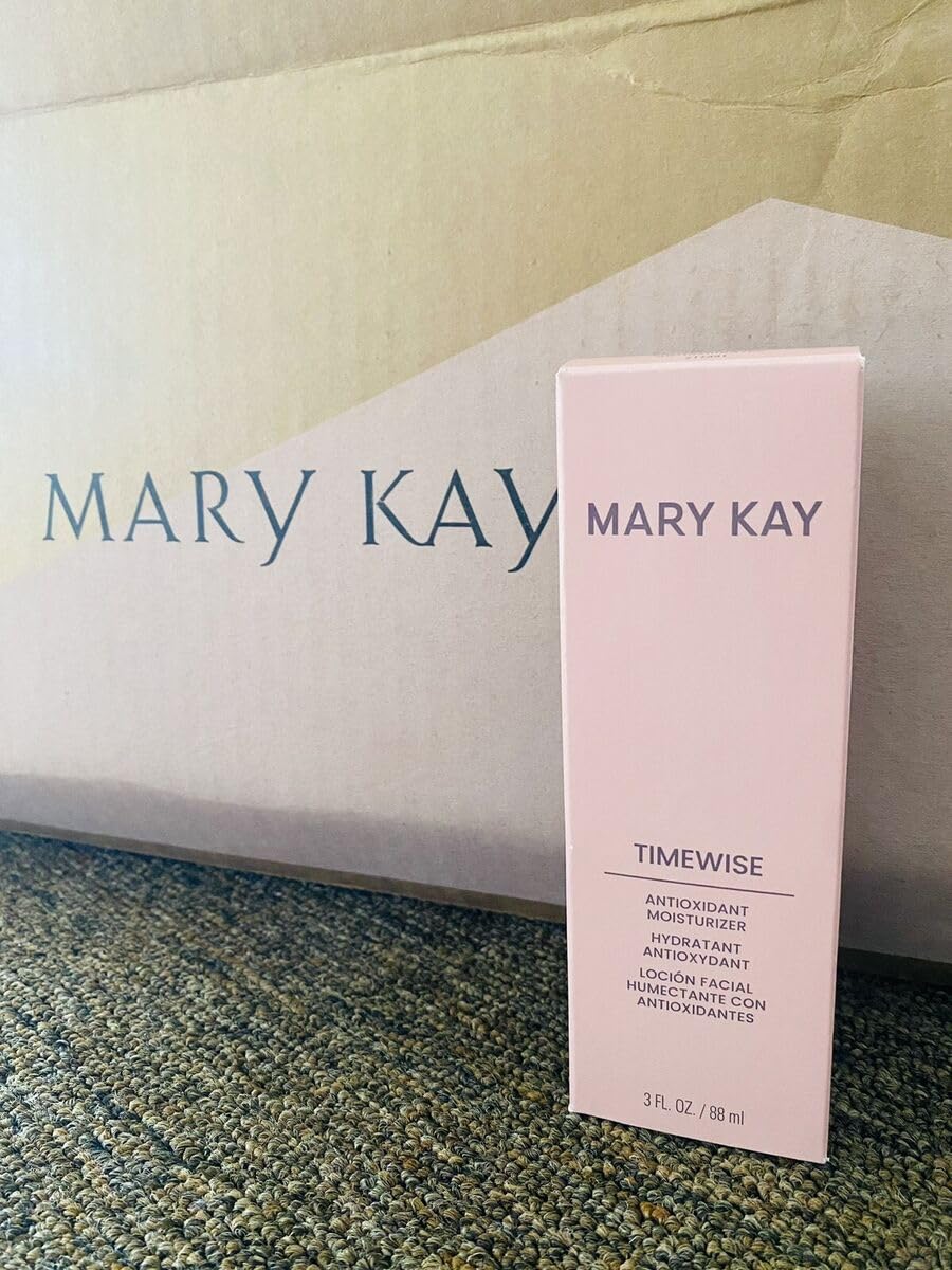 Mary Kay TimeWise Age-Fighting Moisturizer bottle front with oil-free hydration for matte skin.