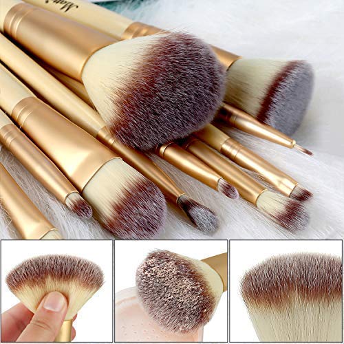 Matto foundation brush delivers precise seamless coverage for liquids and creams.