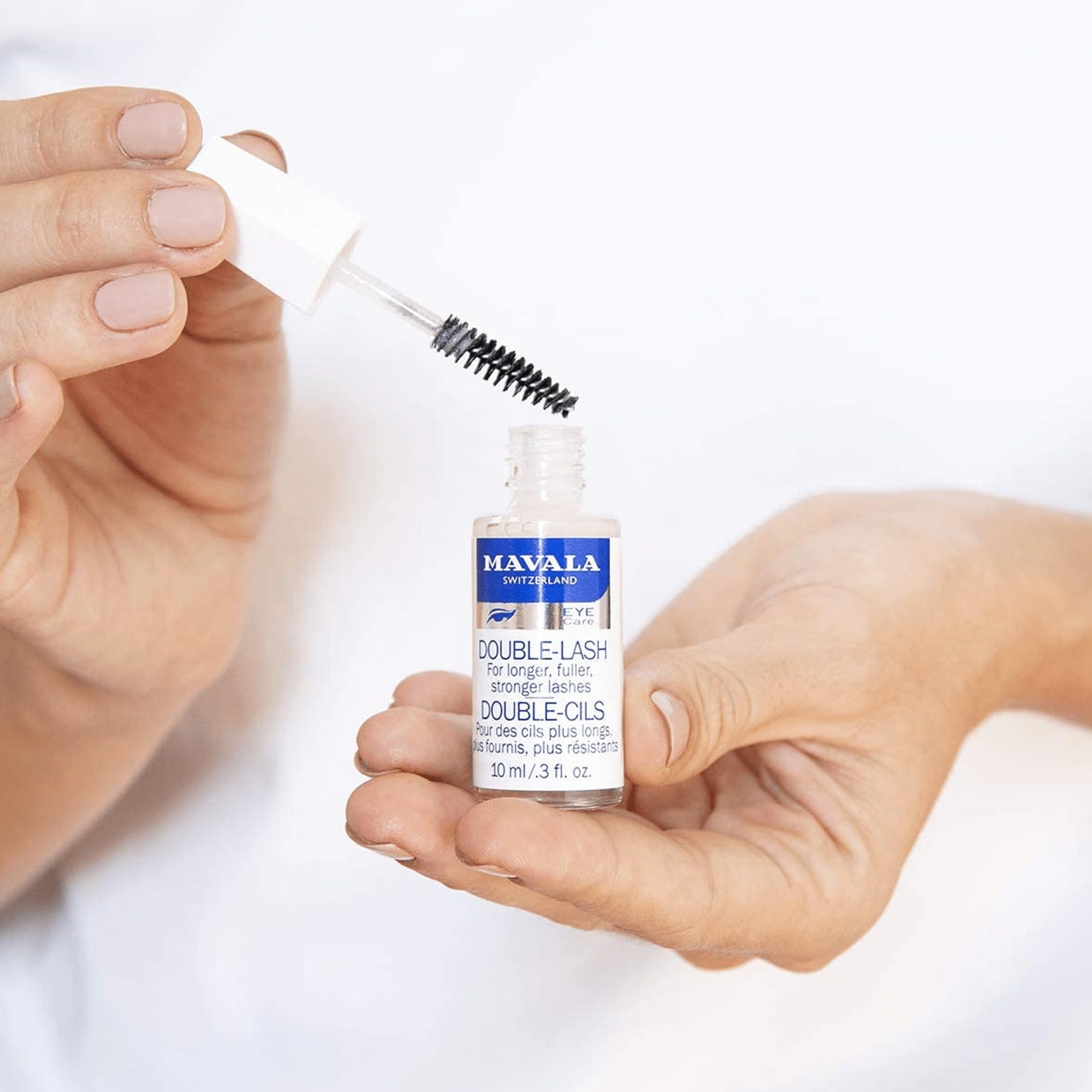 MAVALA vitamin-protein extract visual emphasizes nourishing lash ingredients