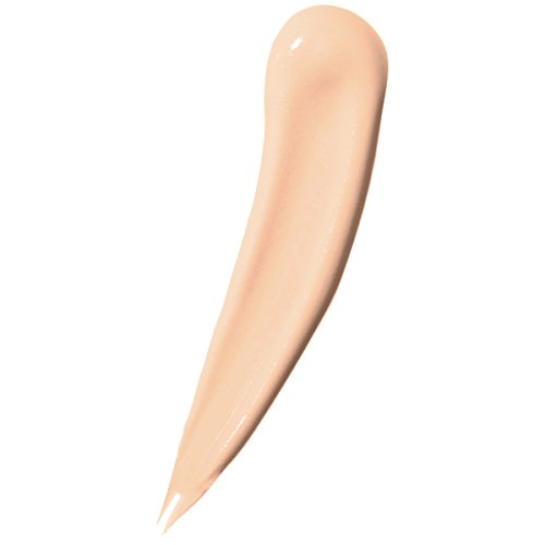 Maybelline Master Conceal close-up texture reveals a smooth, undetectable finish.