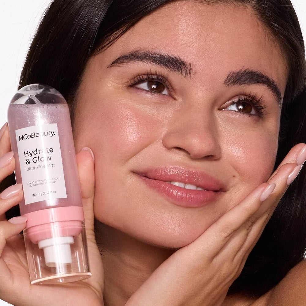 mcobeauty hydrate glow mist pump shows easy application for quick-refresh.