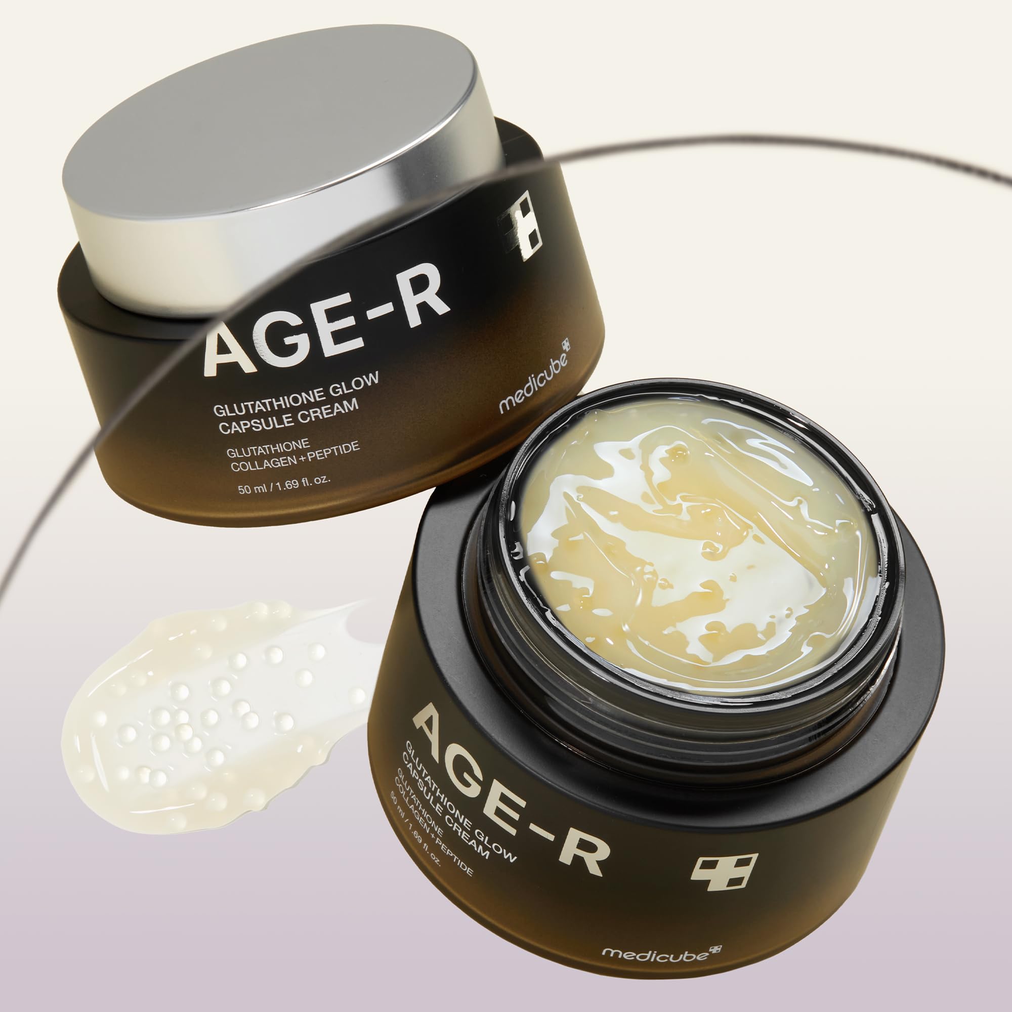 Medicube AGE-R Glutathione Glow on-skin swatch shows immediate radiance.