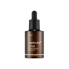 Medicube AGE-R Glutathione Glow Serum bottle-pour demonstrates glow-boosting hydration and radiance.