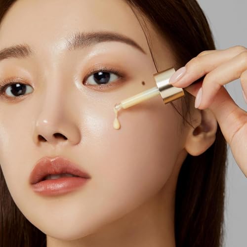Medicube Deep Vita C Serum 2.0 radiance close-up showing glow