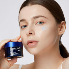 Medicube Zero Pore One-Day Cream application on skin highlights balanced oil control